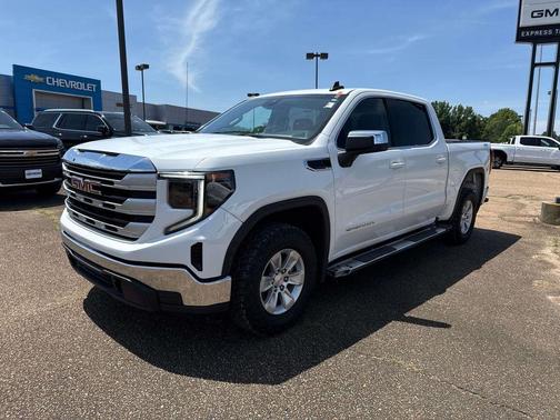 Summit White 2024 GMC Sierra 1500 SLE