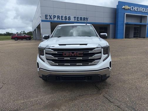 Summit White 2024 GMC Sierra 1500 SLE