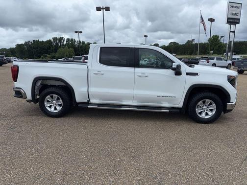 Summit White 2024 GMC Sierra 1500 SLE
