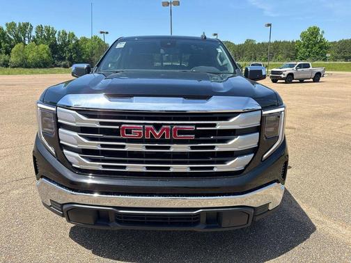 Onyx Black 2026 GMC Sierra 1500 SLE