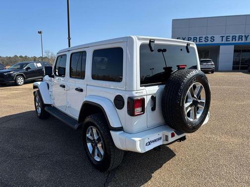 2022 Jeep Wrangler Unlimited Sahara