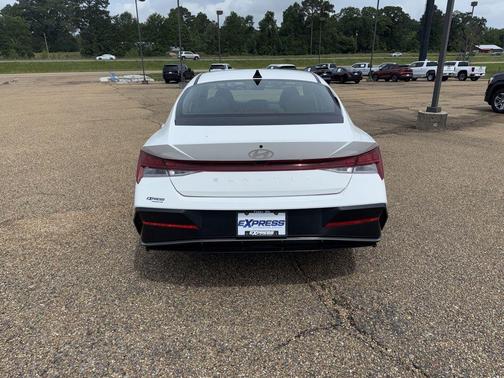 White 2025 Hyundai ELANTRA SEL Convenience