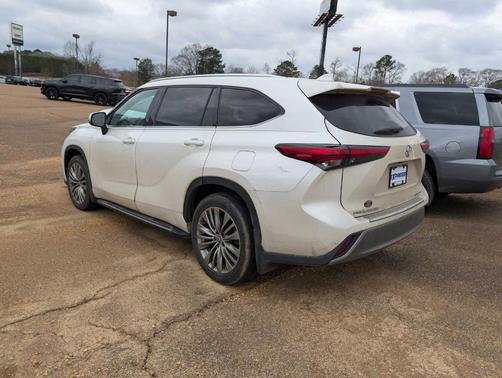 2021 Toyota Highlander Platinum