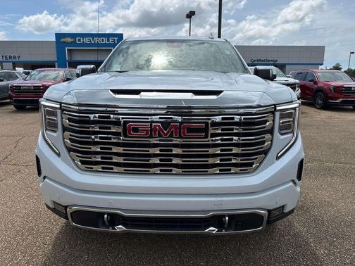 Glacier White 2026 GMC Sierra 1500 Denali