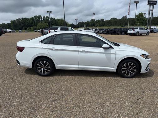 Pure White 2025 Volkswagen Jetta 1.5T S