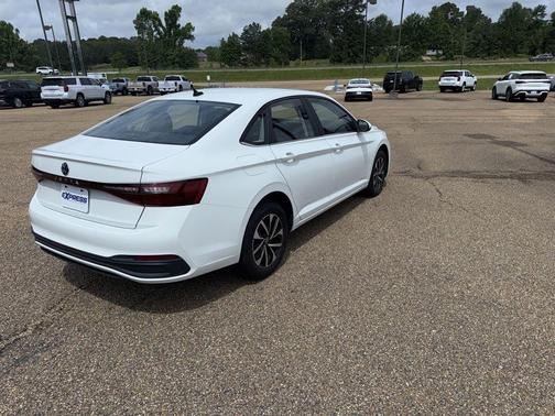 Pure White 2025 Volkswagen Jetta 1.5T S