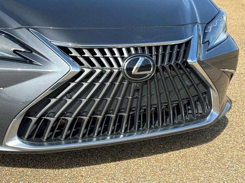 2023 Lexus ES 350 Ultra Luxury