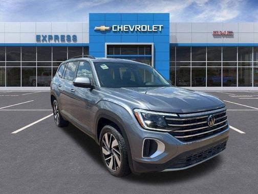 Platinum Gray Metallic 2025 Volkswagen Atlas 2.0T SE w/Technology