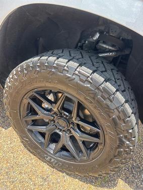 Sterling Gray Metallic 2024 Chevrolet Suburban Z71