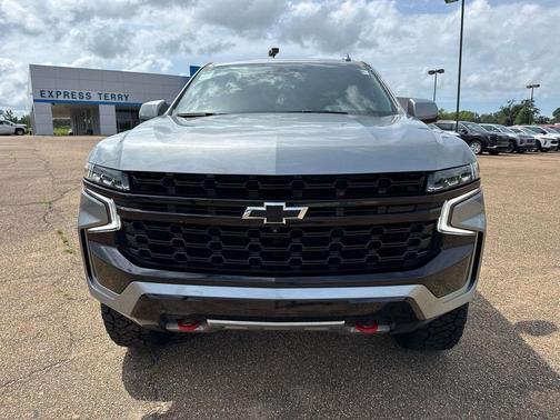 Sterling Gray Metallic 2024 Chevrolet Suburban Z71