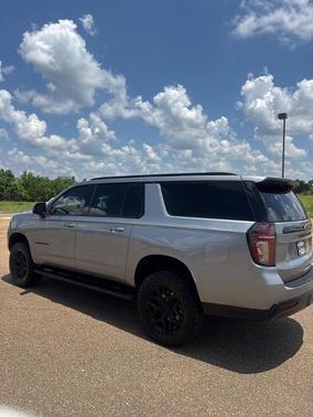 Sterling Gray Metallic 2024 Chevrolet Suburban Z71
