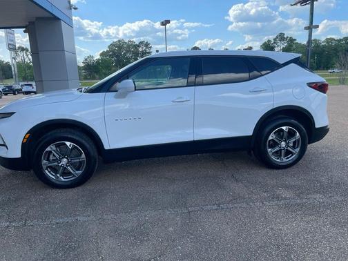 Summit White 2025 Chevrolet Blazer LT