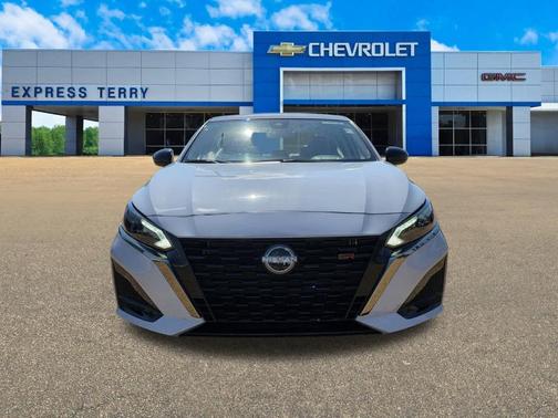 2025 Nissan Altima SR