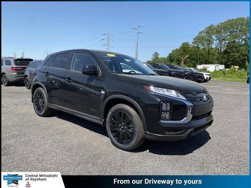 Mercury Gray Metallic 2026 Mitsubishi Outlander Sport 2.0 LE