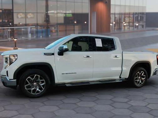 2022 GMC Sierra 1500 SLT