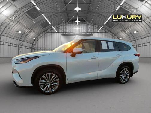 2022 Toyota Highlander Platinum