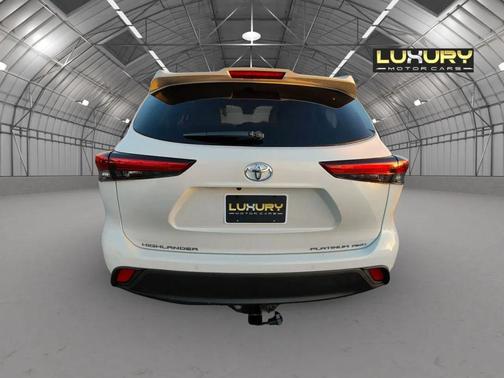 2022 Toyota Highlander Platinum