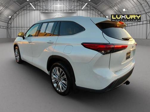 2022 Toyota Highlander Platinum