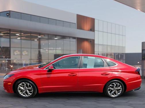 2022 Hyundai SONATA SEL