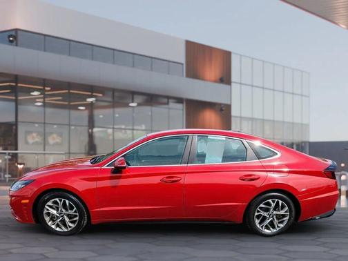 2022 Hyundai SONATA SEL