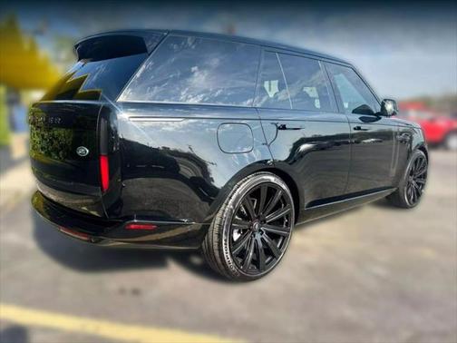 2023 Land Rover Range Rover P530 SE