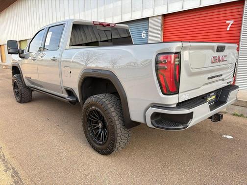 2024 GMC Sierra 2500 AT4