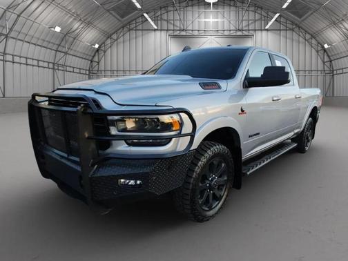 2022 RAM 2500 Laramie Crew Cab 4x4 6'4' Box