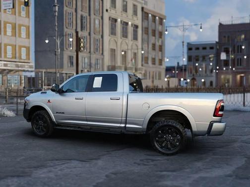 2022 RAM 2500 Laramie Crew Cab 4x4 6'4' Box
