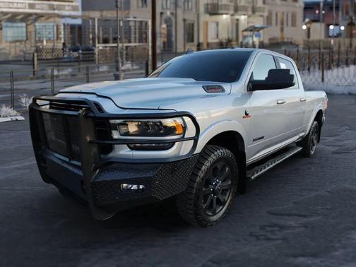 2022 RAM 2500 Laramie Crew Cab 4x4 6'4' Box