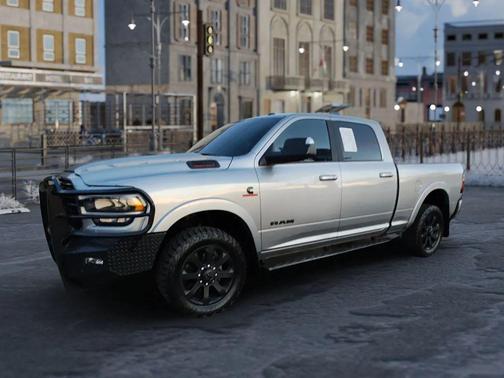 2022 RAM 2500 Laramie Crew Cab 4x4 6'4' Box