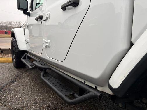 2022 Jeep Gladiator Sport