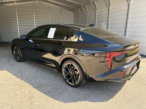 Aurora Black Pearl 2025 Kia K4 GT-Line