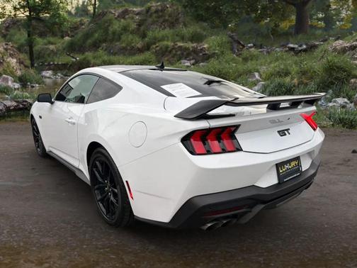 Oxford White 2024 Ford Mustang GT Premium