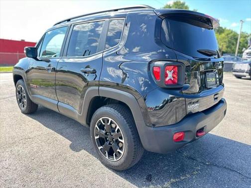 2023 Jeep Renegade Trailhawk