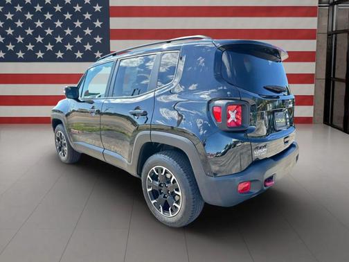 2023 Jeep Renegade Trailhawk