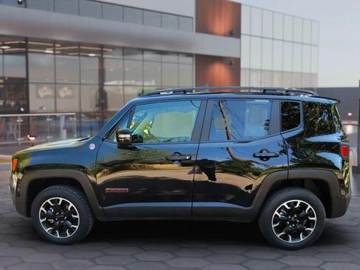 2023 Jeep Renegade Trailhawk