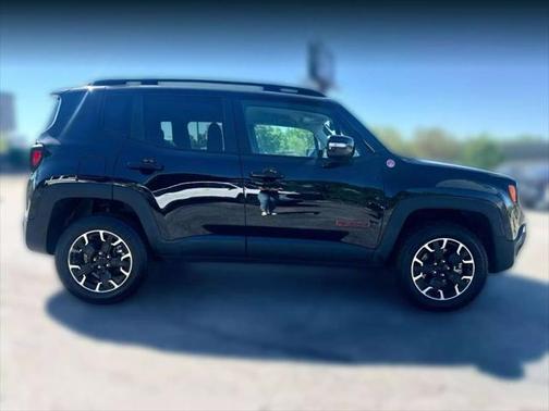 2023 Jeep Renegade Trailhawk
