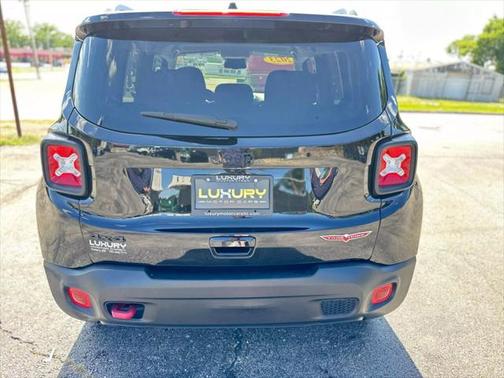 2023 Jeep Renegade Trailhawk
