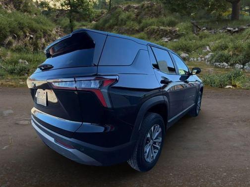 Mosaic Black Metallic 2025 Chevrolet Equinox 1LT