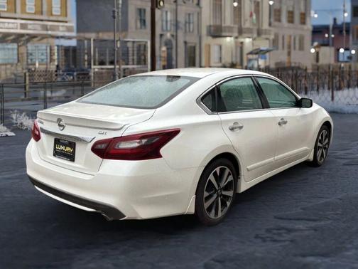 2017 Nissan Altima 2.5 SR