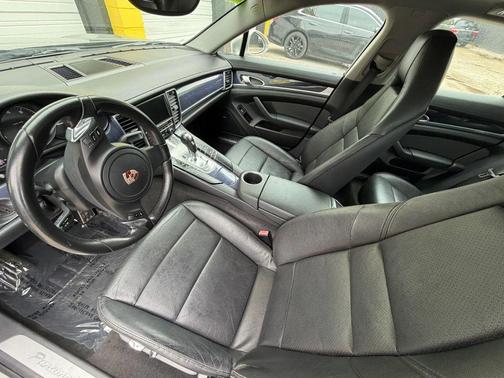 Platinum Silver Metallic 2012 Porsche Panamera 4
