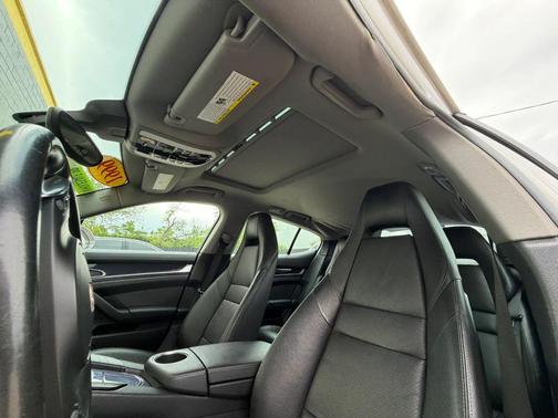 Platinum Silver Metallic 2012 Porsche Panamera 4