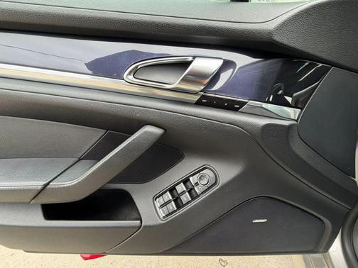 Platinum Silver Metallic 2012 Porsche Panamera 4