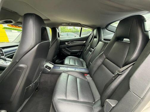 Platinum Silver Metallic 2012 Porsche Panamera 4