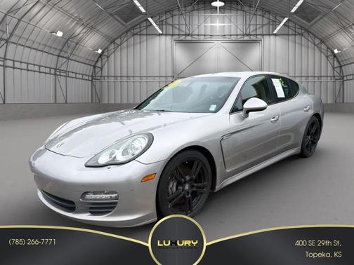 Platinum Silver Metallic 2012 Porsche Panamera 4