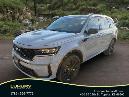 Wolf Gray 2023 Kia Sorento SX