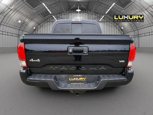 2022 Toyota Tacoma SR