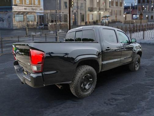 2022 Toyota Tacoma SR