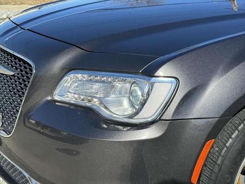 2018 Chrysler 300 Touring