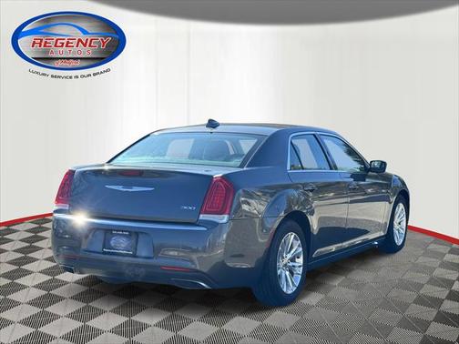 2018 Chrysler 300 Touring
